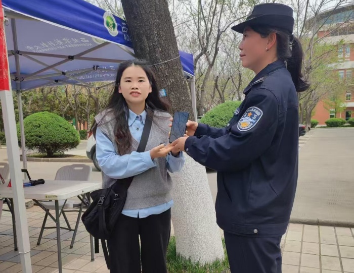 归还学生遗失手机.jpg