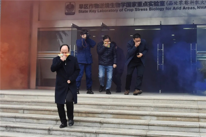 29ed9c75687f4c09af613f012fa5d659.jpg 10疏散演练.jpg