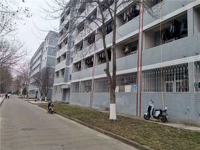 学生公寓电动车充电.jpg