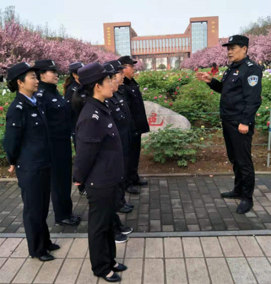 2130d30c51c4430db346bff5d20b79c7.jpg 1集中点名提要求.jpg