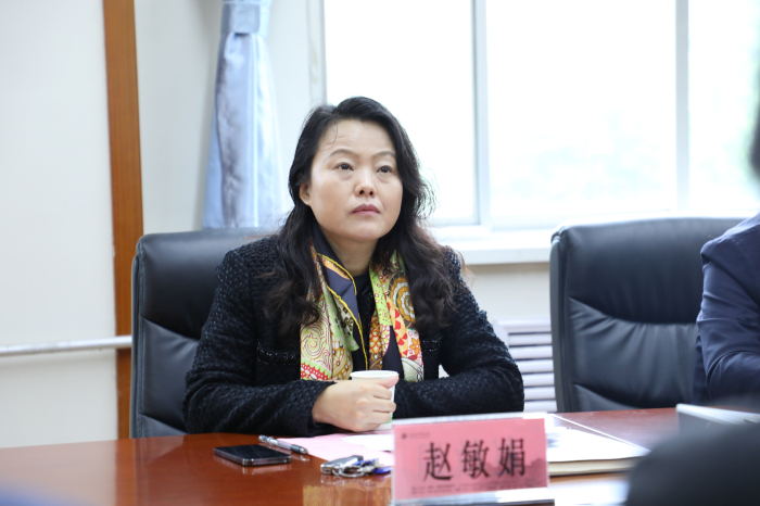 27cf9f002b7f49599b6171eadcf5d5f8.jpg 3副校长赵敏娟主持会议.jpg