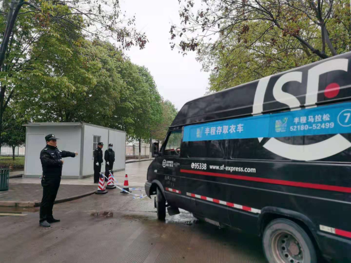 4933d0e440734122bc2e2a8e07b9fe43.jpg 4指挥保障车辆.jpg