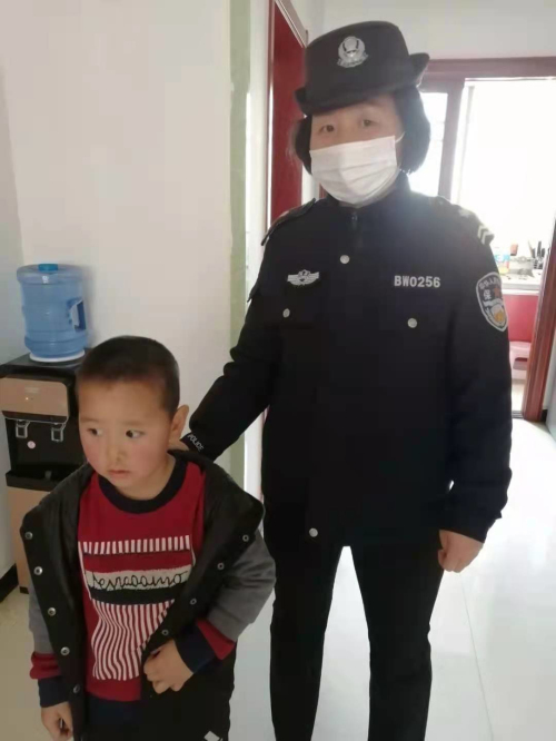 babfa493411942fc96f763068d0805c8.jpg 5将走失小孩送回家.jpg