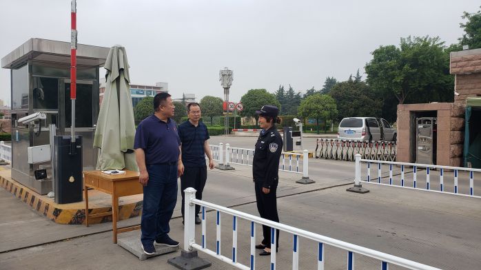 d3444ecac5c6497d8c9e913018d80fb2.jpg 南校东门.jpg