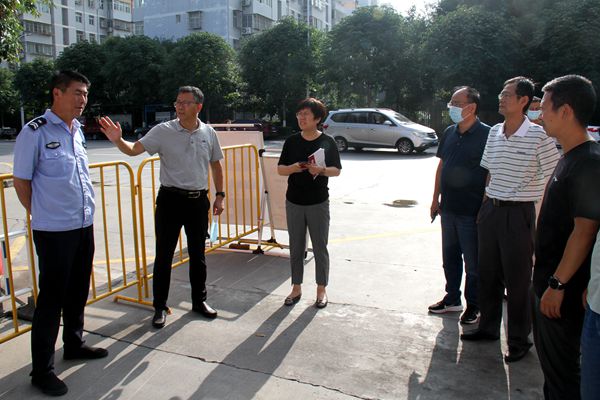 检查南校区西大门.jpg