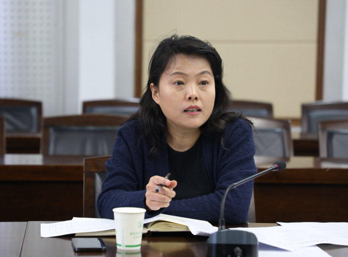7706f95cfcc043fdbe14489c5fa1c4b5.jpg 赵敏娟副校长主持会议.jpg