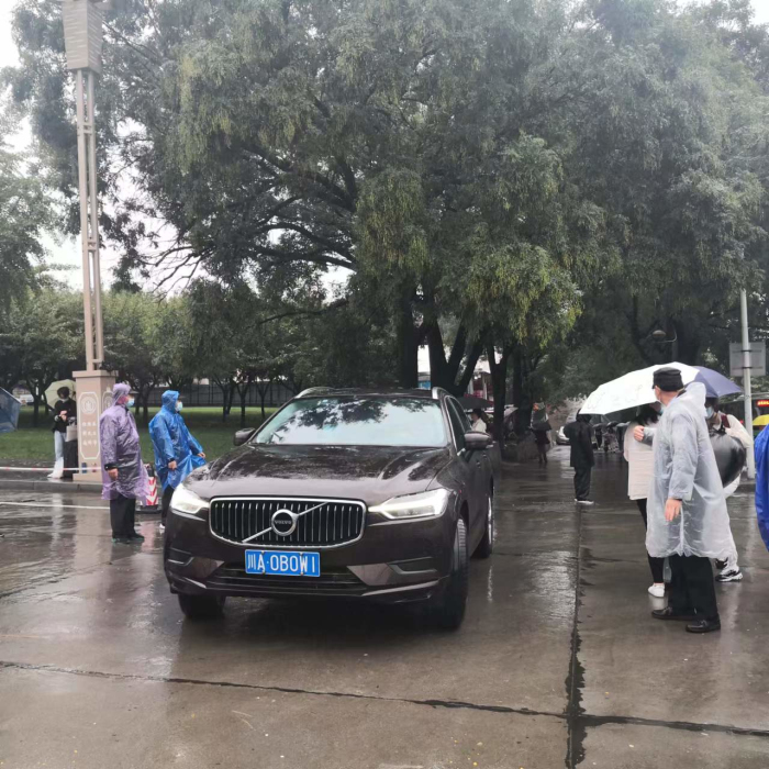疏导交通1.jpg